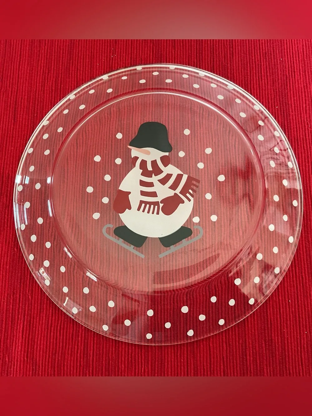 NWOT Crate & Barrel Clear Glass Ice Skating Snowmen 8” Plates, Set of 4